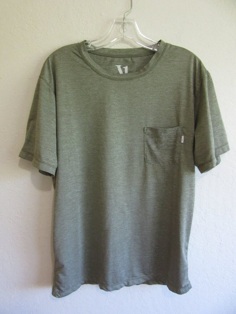 Vuori Green Pullover Short Sleeve L Shirt